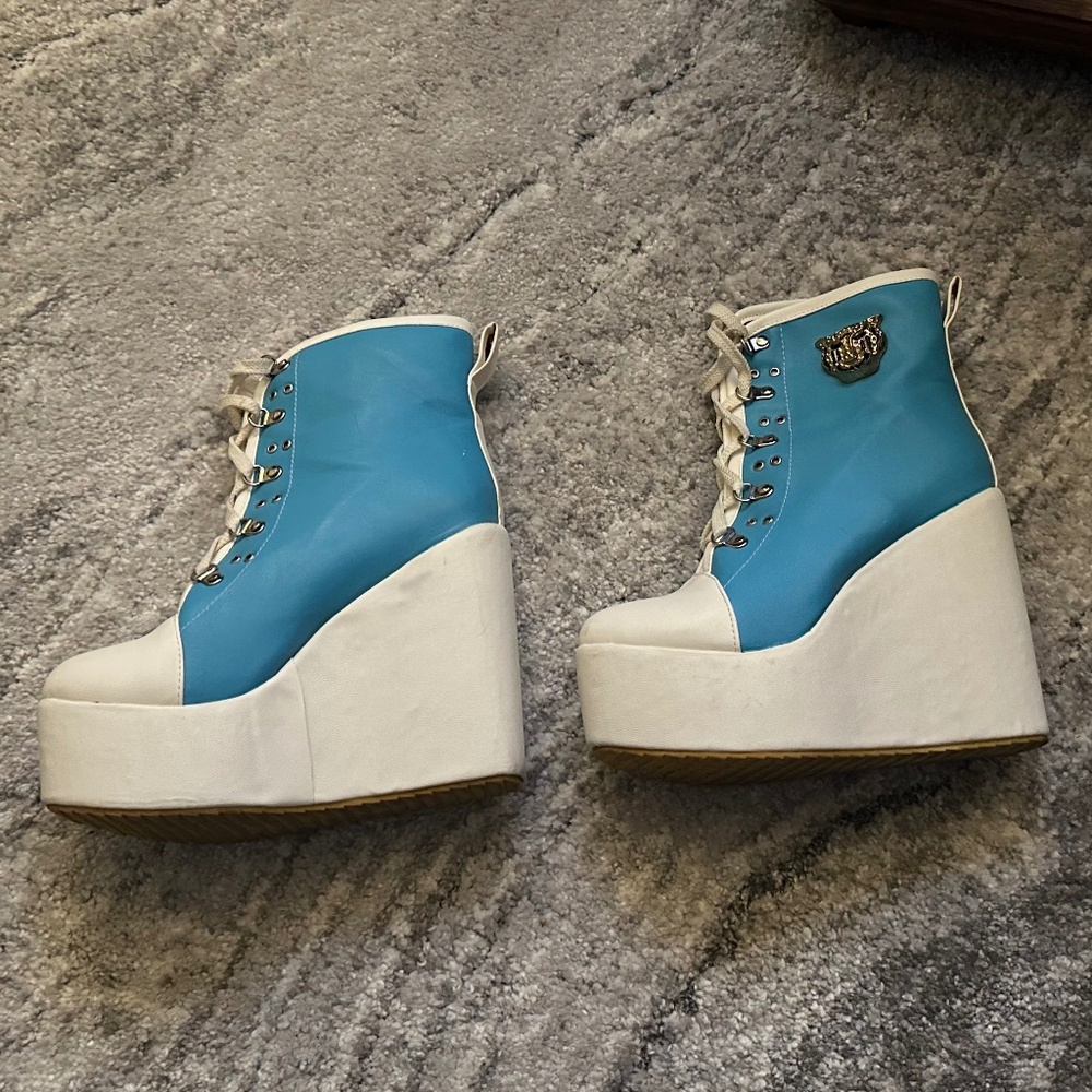 Fun Platform Heels - Picture 2 of 7